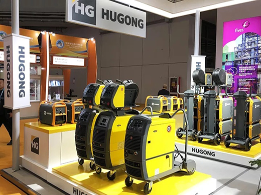 进博会首日9001cc金沙以诚为本意大利CEA展位展品9001cc金沙以诚为本CEA数字化焊机